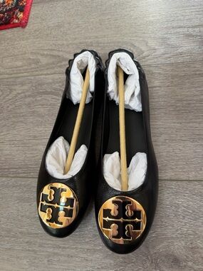 Tory Burch Black Leather Ballet Flats with Gold Logo Medallion
